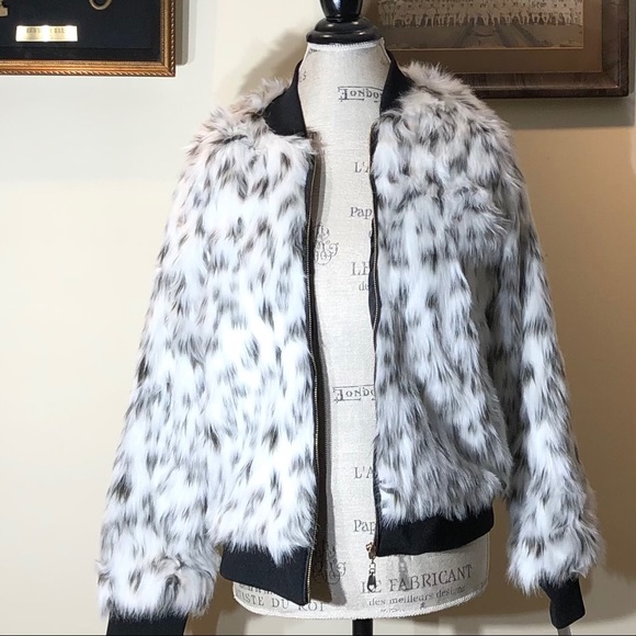 NWOT Say What? White & Black Faux Fur Jacket Sz M - Picture 8 of 12